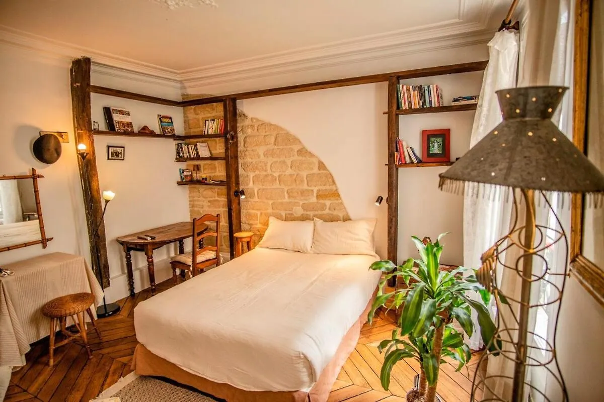 Montmartre Soulful Stay One Month Parigi 0*,  Francia