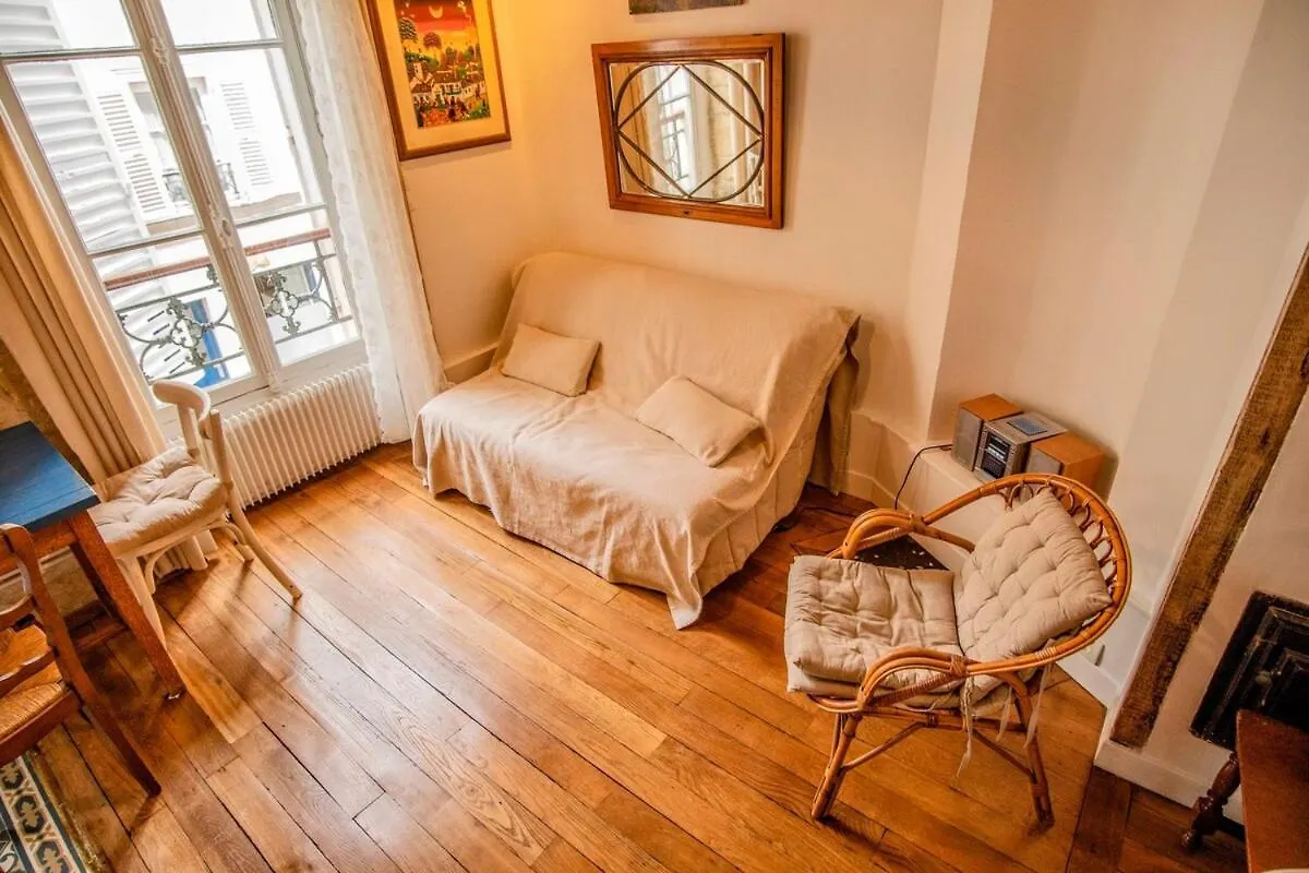 Montmartre Soulful Stay One Month Parigi